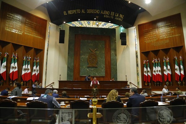 Define Congreso de Sinaloa a ganadores del Premio al Mérito Juvenil 2019