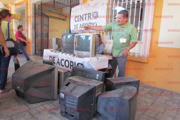 Hasta el momento se han recibido 165 televisores en el centro de acopio.