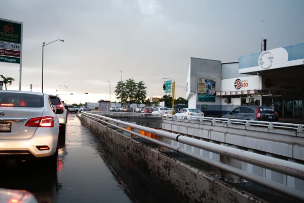 Afectan lluvias a 20 mil usuarios de la CFE en Culiacán