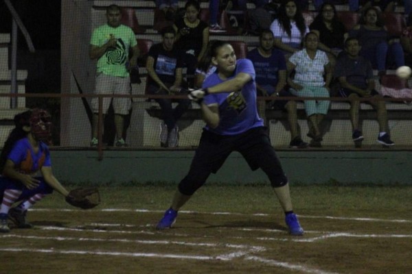 Hace historia Ladys al coronarse por vez primera en la Liga de Softbol Femenil del Centro Deportivo Benito Juárez