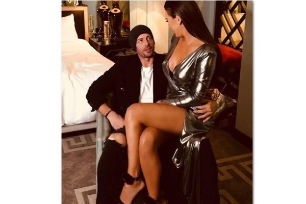 Elizabeth Gutiérrez posa sensual al lado de William Levy