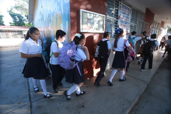 Es un tema a analizar el uso de uniformes neutro en escuelas de Sinaloa, afirma la SEPyC