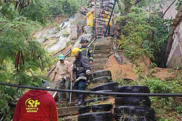 $!Huracán John causa deslaves e inundaciones en Guerrero; suspenden vuelos en Acapulco