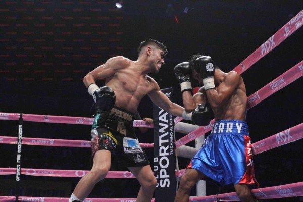 Pedro Guevara dominó todo el combate.