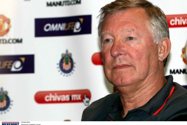 Alex Ferguson reaparece tras su padecimiento.