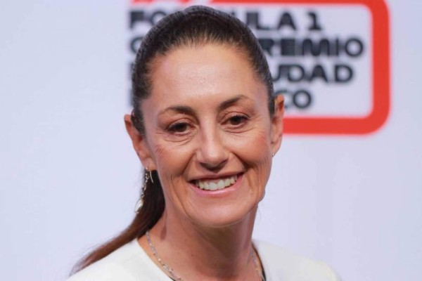 Claudia Sheinbaum se aislará unos días, tras aparecer en público con funcionario que tiene Covid-19