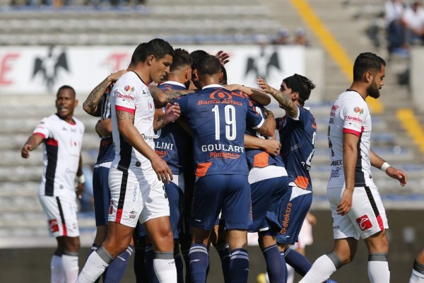 Puebla amansa a Lobos BUAP en el Clásico de la Angelópolis