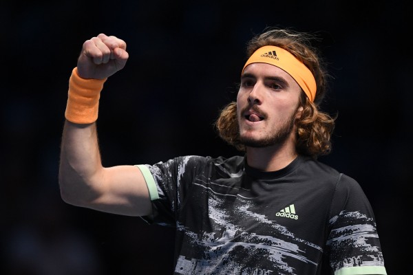 Stefanos Tsitsipas logra imponerse a Roger Federer. (Foto: Twitter @ATP_Tour)