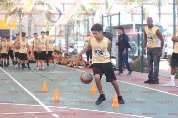 Culmina de forma exitosa el Campamento de Verano de Baloncesto Ron Selleaze