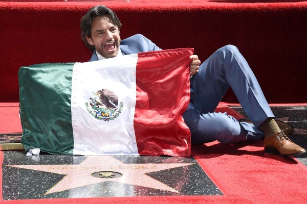 Eugenio Derbez develó recientemente su estrella en el Paseo de la Fama de Hollywood.