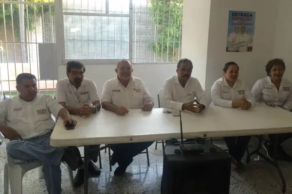 Los candidatos de Morena realizaron una visita de proselitismo a la Sindicatura de Villa Unión.