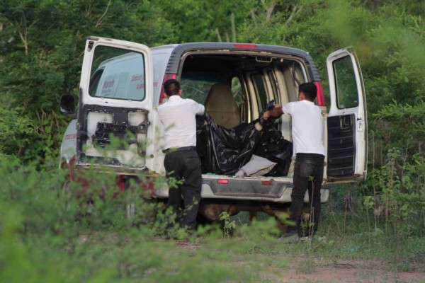 Descartan a enfermeras entre cadáveres en fosa