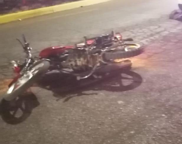 $!Joven pierde la vida en Escuinapa tras derrape en motocicleta