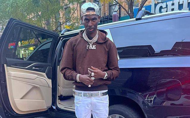 El rapero Young Dolph fue asesinado a tiros en una tienda de galletas en su ciudad natal de Memphis, Tennessee.