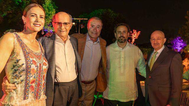 El Embajador de México en España, Quirino Ordaz Coppel, junto con su esposa Rosy Fuentes de Ordaz, concidió en una fiesta con el ex Presidente Carlos Salinas de Gortari.
