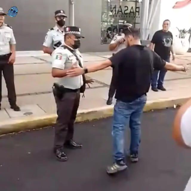 $!Choferes de plataformas se ‘enfrentan’ a la Guardia Nacional en el Aeropuerto de Mazatlán