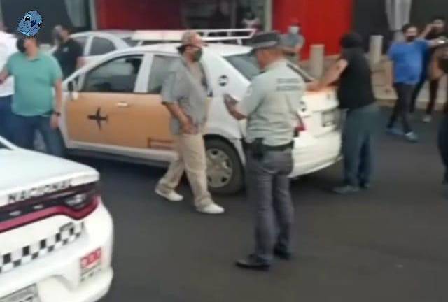 Choferes de plataformas se ‘enfrentan’ a la Guardia Nacional en el Aeropuerto de Mazatlán