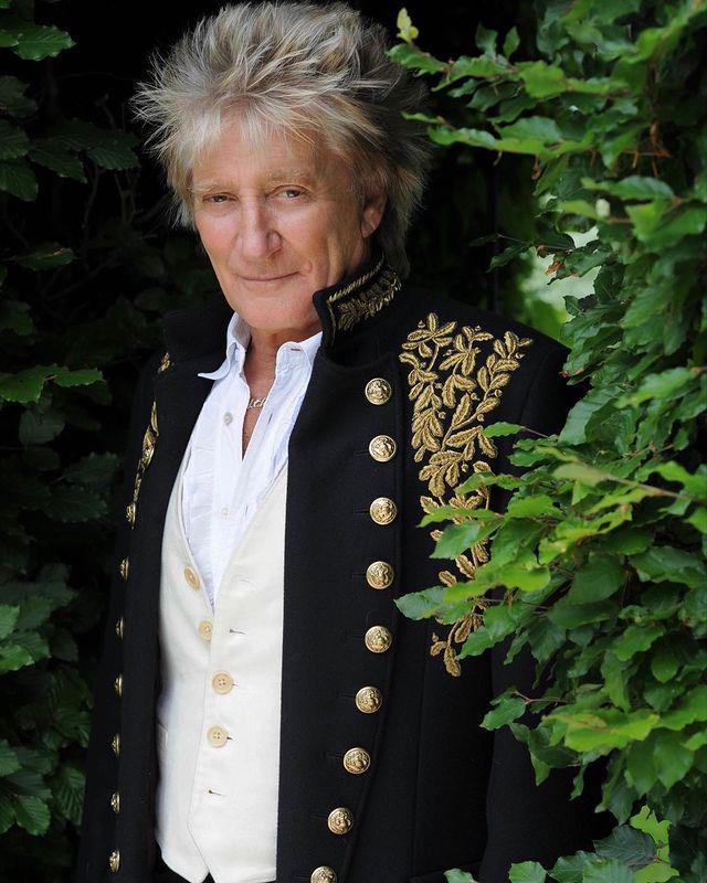 $!Rod Stewart se declara culpable de agresión por un altercado con un guardia de seguridad