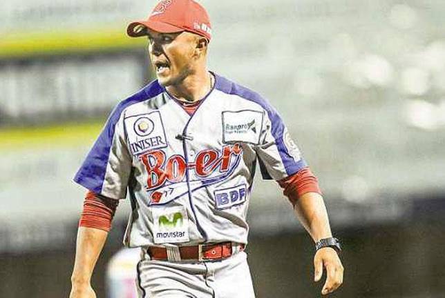 Javier Colina, el nuevo coach de bateo de los Tomateros de Culiacán.