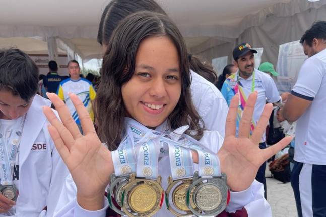 Ximena Reyes Hampl se cuelga más medallas.