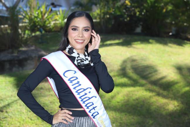 Lesly Desiree Acosta Ibarra sueña con ser la Reina del Carnaval de Mazatlán 2025.