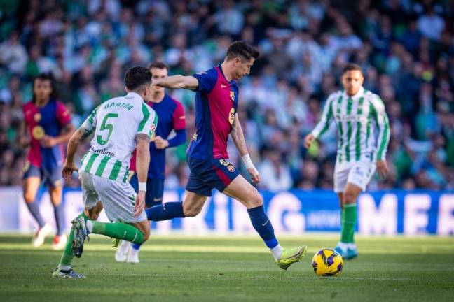 Barcelona deja ir puntos ante el Betis.