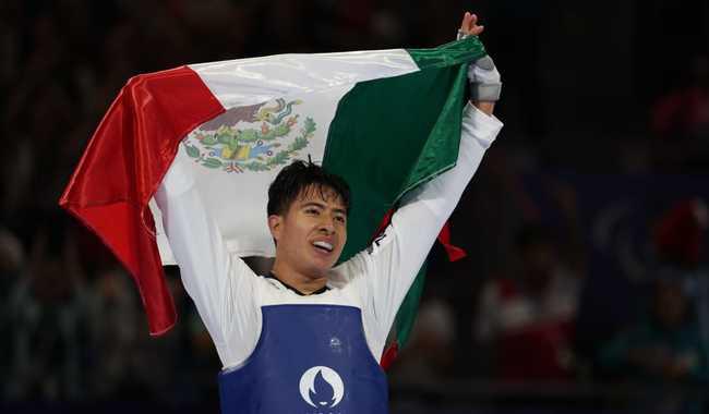 Luis Mario Nájera da la segunda medalla a México en el parataekwondo.