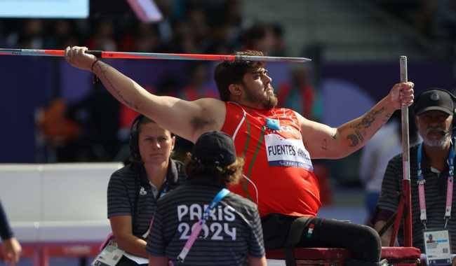 Édgar Fuentes ganó medalla de plata en el lanzamiento de jabalina F54 en el paratletismo de París 2024.