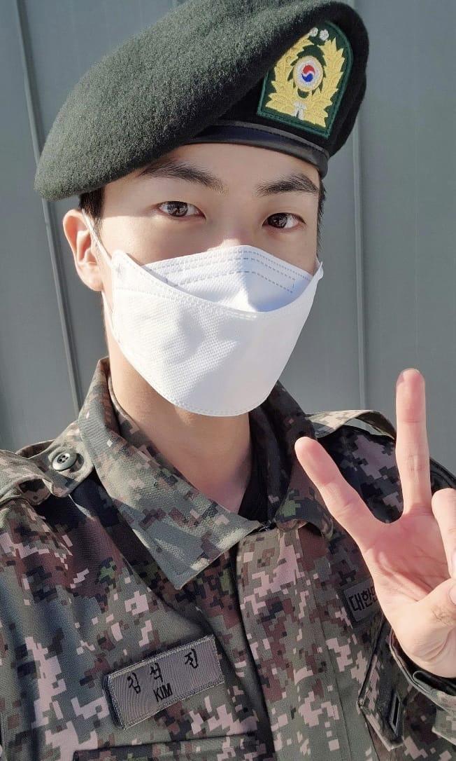 $!Jin, durante su servicio militar.