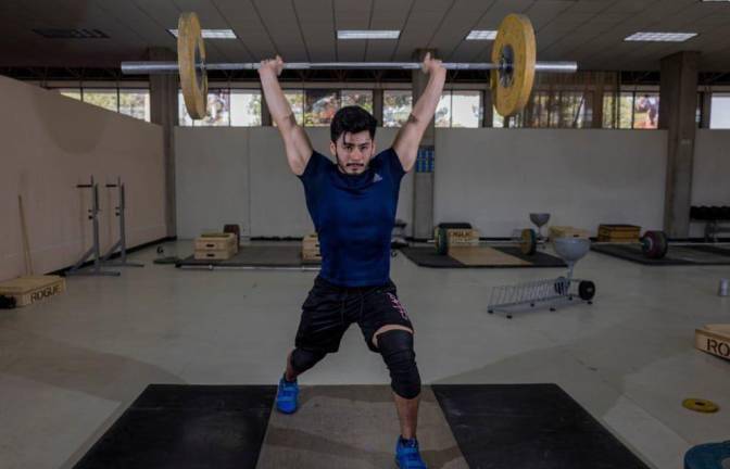 Jorge Adán Cárdenas compite en la categoría 73 kilogramos.