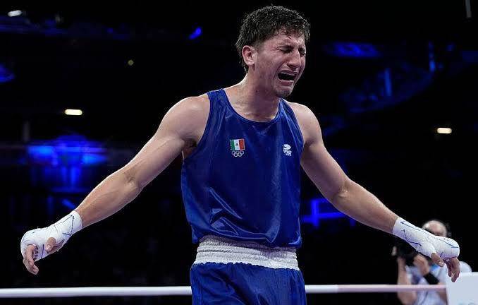 Marco Verde logró un dramático triunfo en semifinales para avanzar a la pelea por la medalla de oro en su categoría.