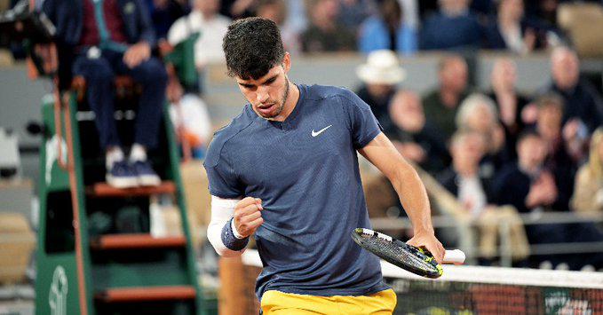 $!Carlos Alcaraz pone a prueba su sonrisa en Roland Garros