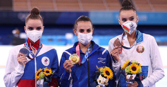 $!Israelí Linoy Ashram gana el concurso completo individual de gimnasia rítmica de Tokio 2020