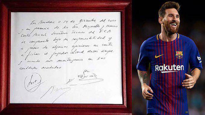 Subastan servilleta de primer contrato de Messi con Barcelona en casi un millón de dólares