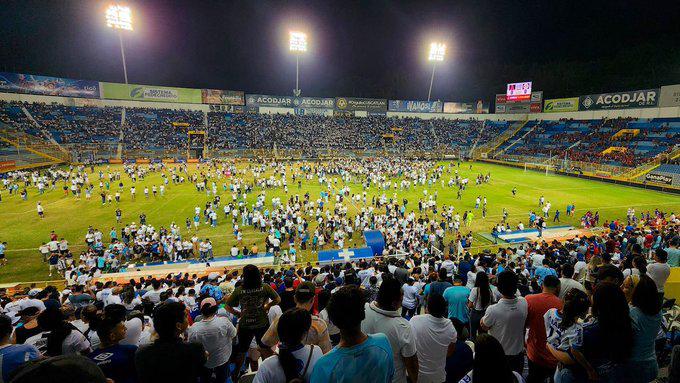 Tragedia en el futbol salvadoreño.