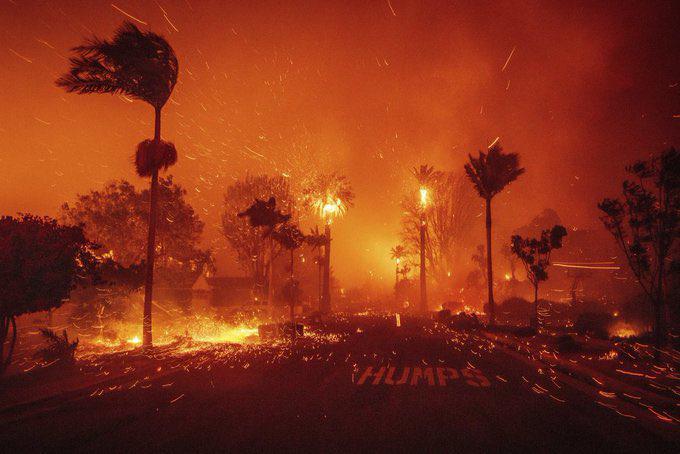 $!Incendios en California se salen de control y hacen que más de 30 mil residentes lo dejen todo