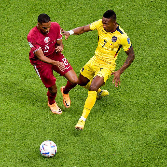 $!Enner Valencia y Ecuador bailan al anfitrión en el partido inaugural de Qatar 2022