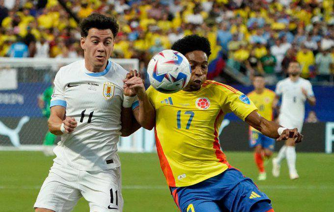 Colombia jugó con un hombre menos en el segundo tiempo.