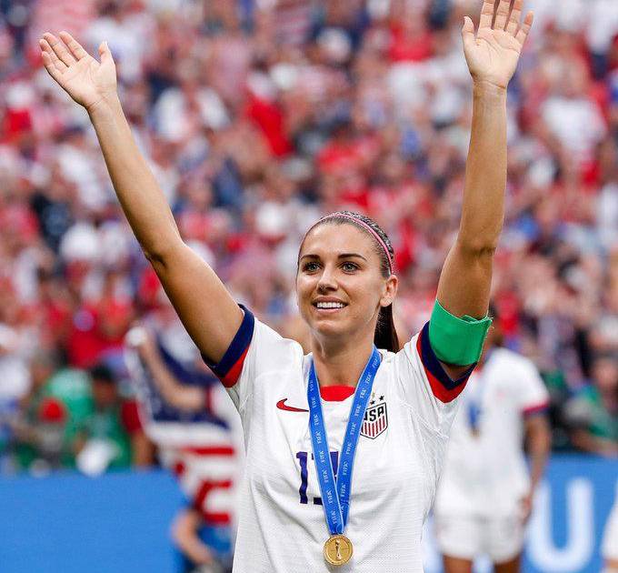 Alex Morgan announces his retirement from football after legendary career