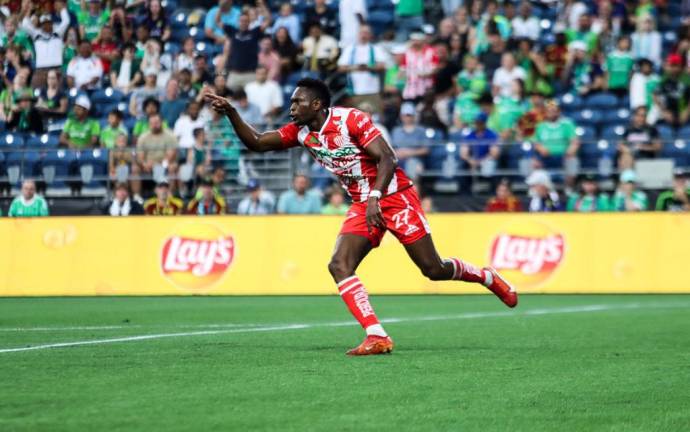 Necaxa viene de atrás y gana.