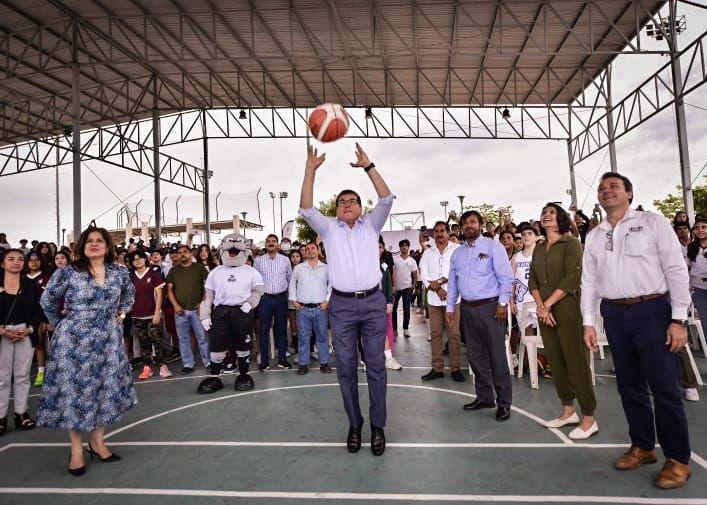 $!Dan banderazo de arranque a la Olimpiada Deportiva Estudiantil 2023