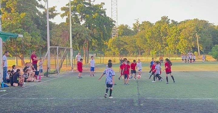 Emocionantes partidos se desarrollaron en las semifinales.