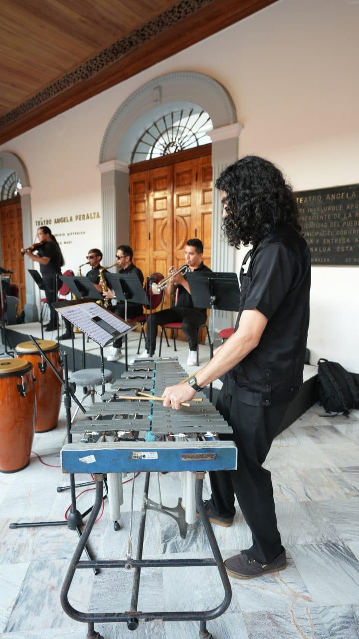 $!Los chicos mostraron que la música es un lenguaje universal y se puede mezclar con todo tipo de géneros.