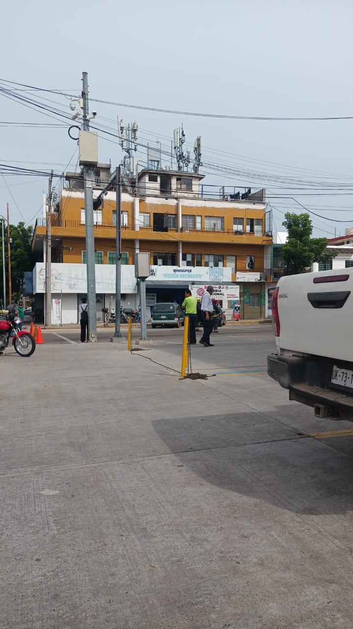 $!Fuga de gas en minisúper causa evacuación en la Jorge Almada, en Culiacán