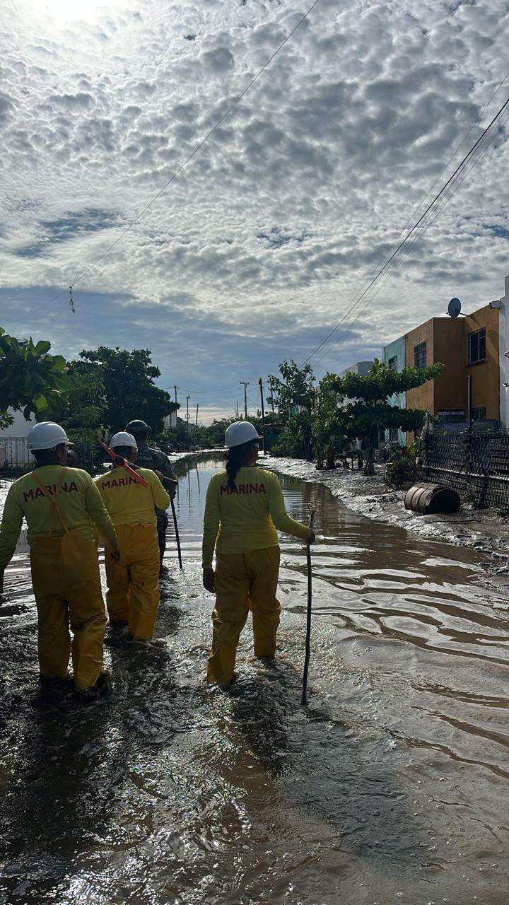 $!Marina suma 32 toneladas de insumos para llevar comida caliente a la población de Acapulco