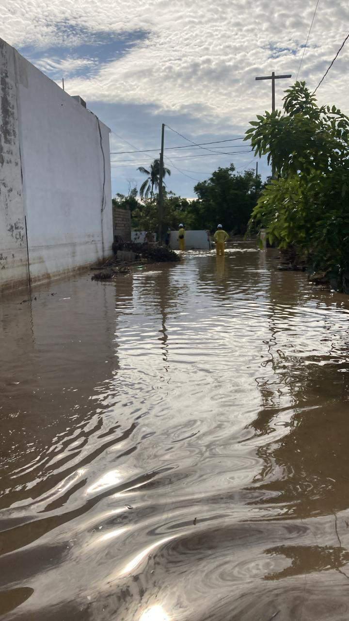 $!Marina suma 32 toneladas de insumos para llevar comida caliente a la población de Acapulco