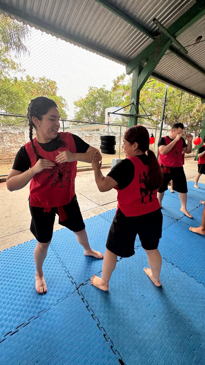 $!Imparte Juan Carlos Reyes Seminario de Muay Thai en la Academia Angalf Kickboxing Mazatlán