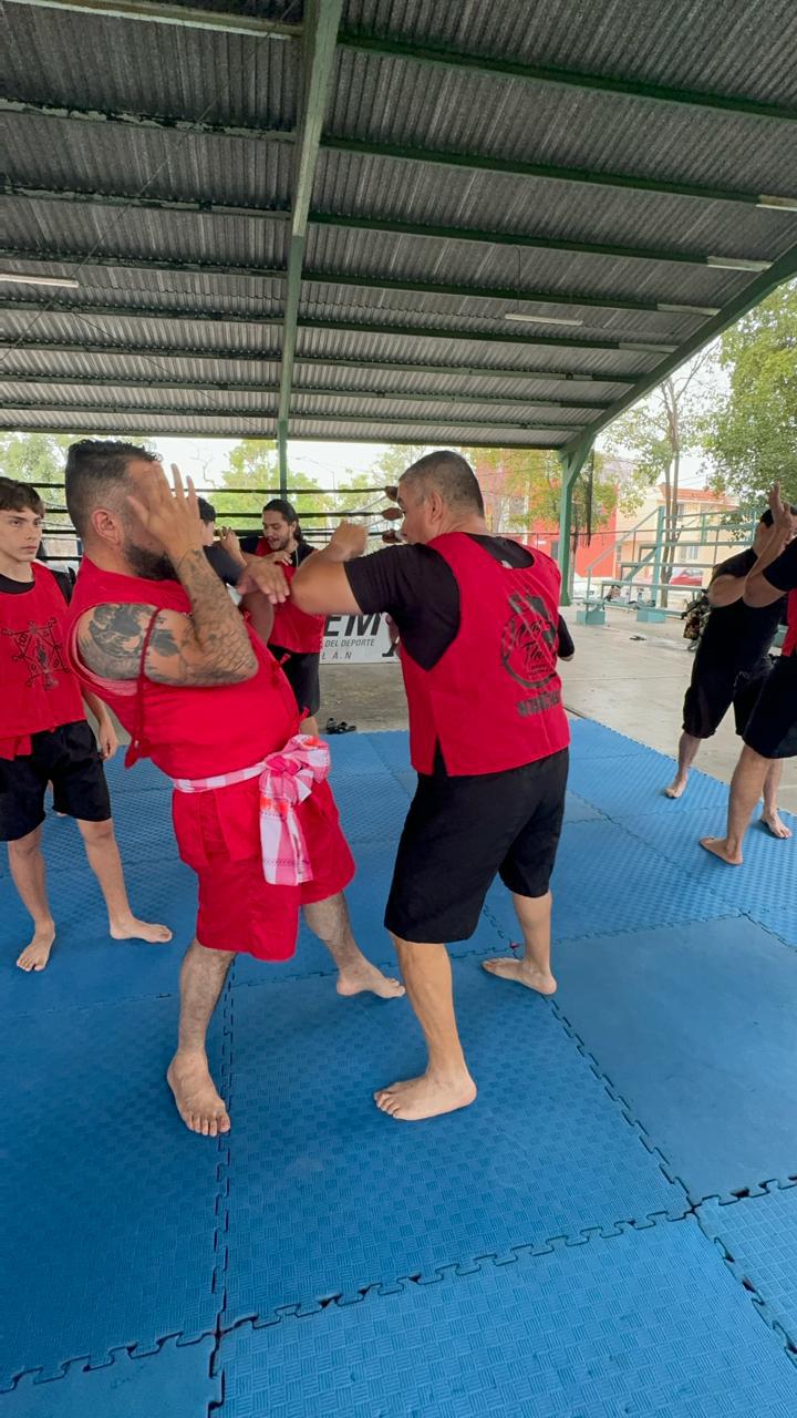 $!Imparte Juan Carlos Reyes Seminario de Muay Thai en la Academia Angalf Kickboxing Mazatlán