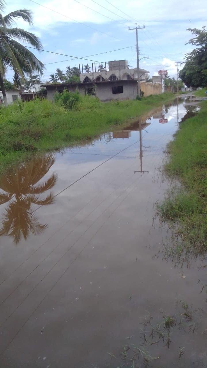 $!Lluvias en Escuinapa dejan sin energía eléctrica a varias comunidades