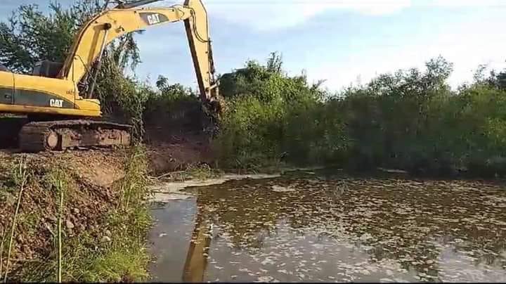 La Junta de Agua Potable y Alcantarillado de Culiacán trabaja en la reparación de la tubería, que concluiría este lunes por la tarde.